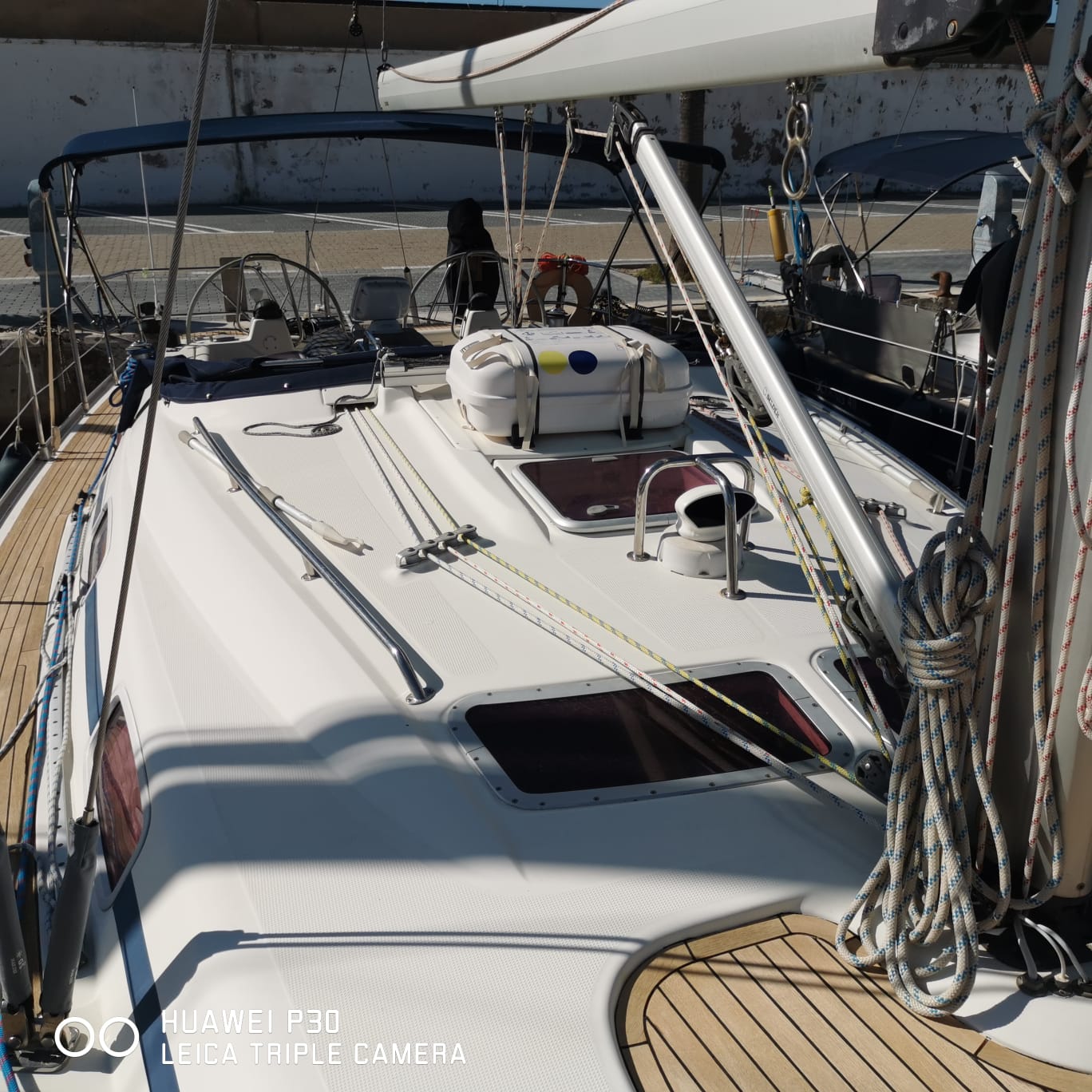 Bavaria_42_Cruiser_vista_proa3